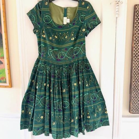 Pinup Girl Clothing The Gena Day Dress In Celtic Unity Print Retro Inspired Fit - Picture 4 of 7